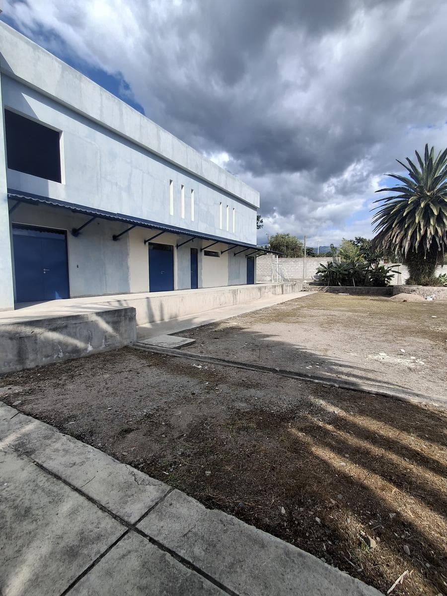 En Venta Edificación Comercial en Tumbaco — imagen 1