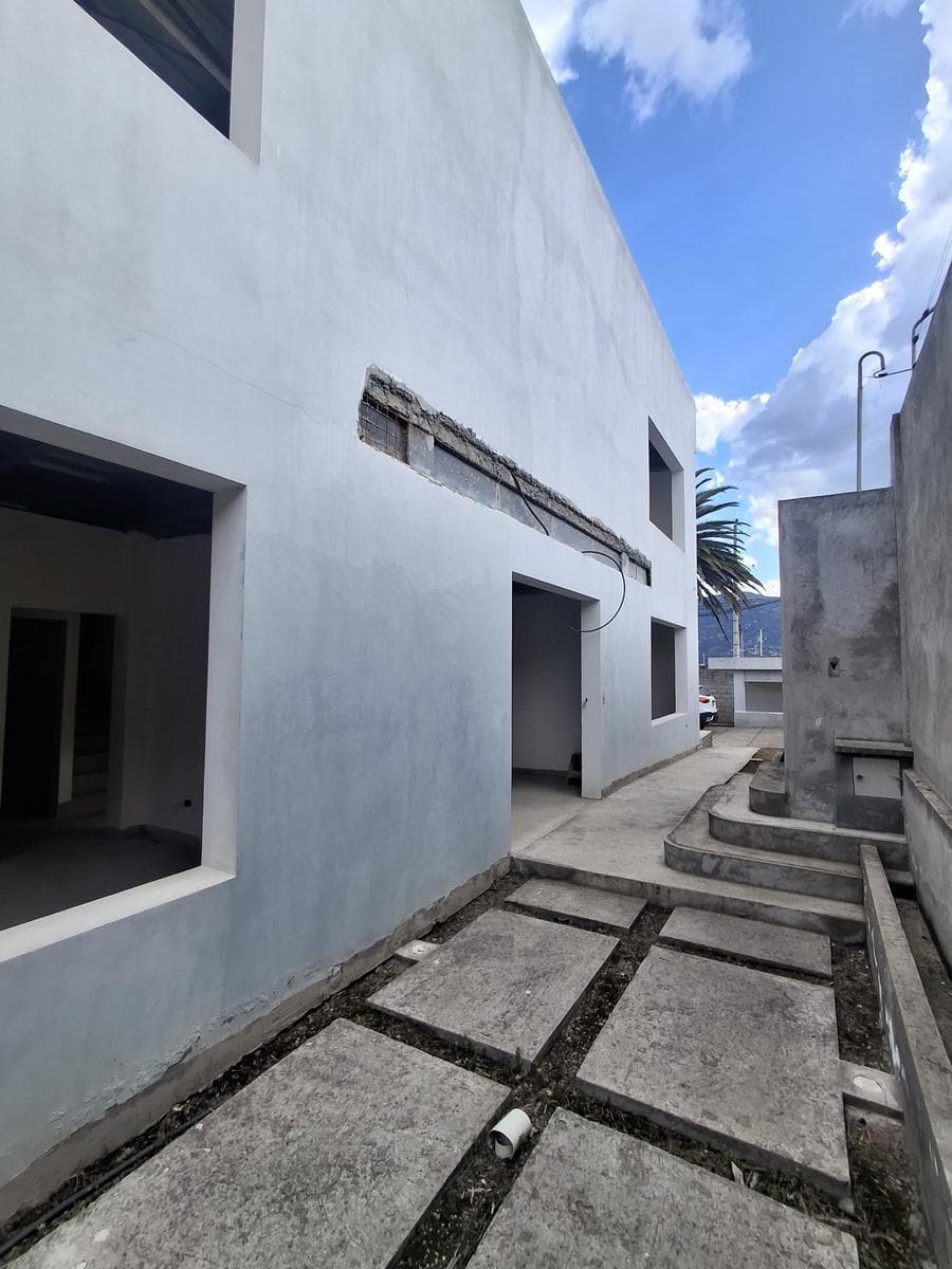 En Venta Edificación Comercial en Tumbaco — imagen 10