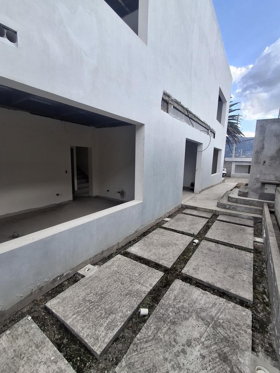 En Venta Edificación Comercial en Tumbaco — imagen 9