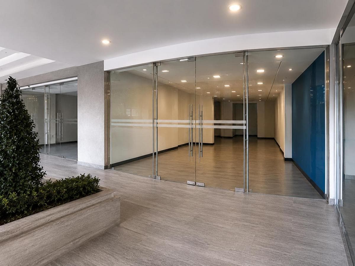 Local Comercial en Venta Frente a Riocentro – 87,83 m² + 2 Parqueaderos — imagen 9