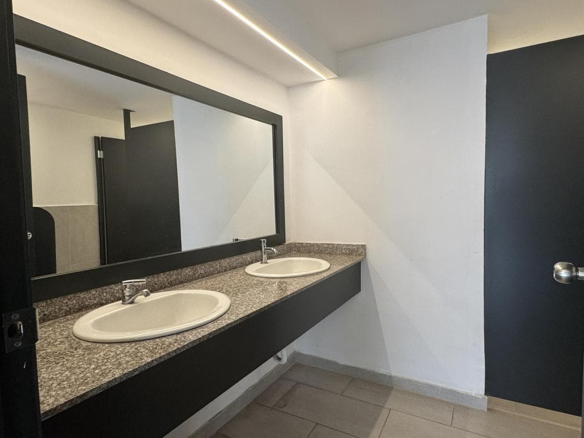 Venta Oficina de Lujo en un Penthouse de La República de El Salvador — imagen 8