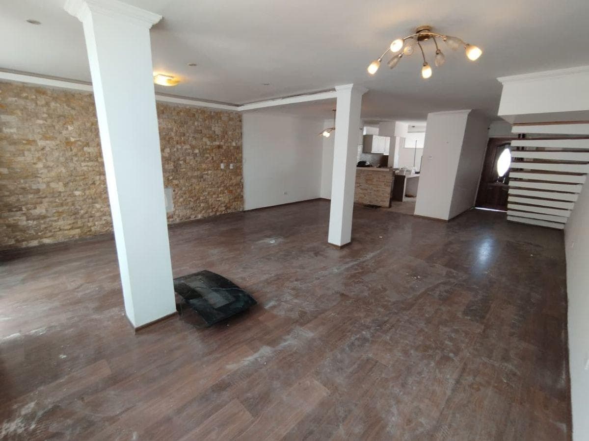 J/ Conjunto El Fundador, Casa de 147 m² en Venta, Conjunto Privado. Provincia de Pichincha — imagen 9