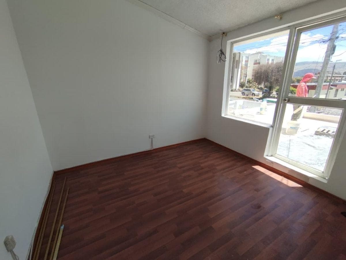 J/ Conjunto El Fundador, Casa de 147 m² en Venta, Conjunto Privado. Provincia de Pichincha — imagen 7