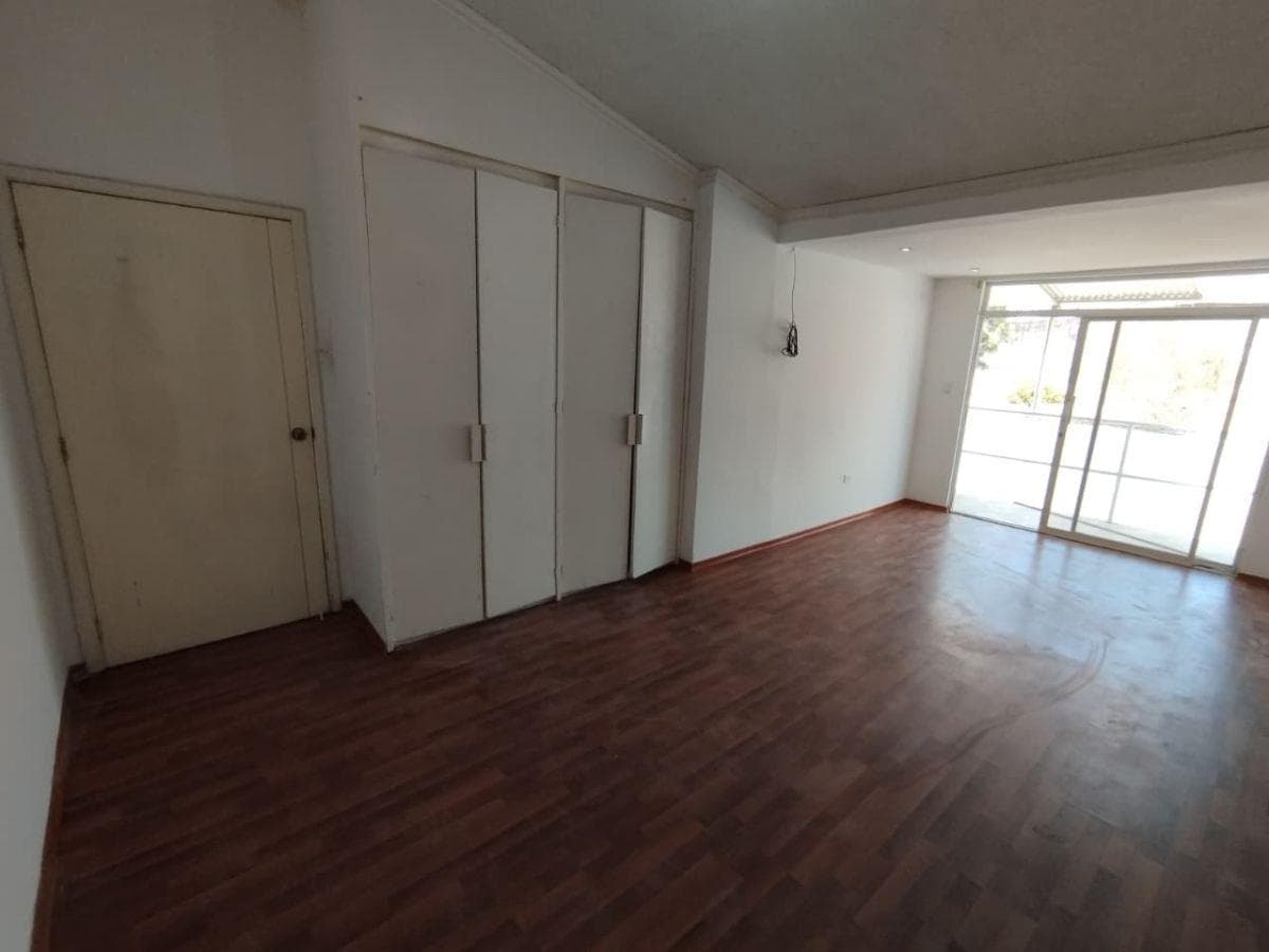 J/ Conjunto El Fundador, Casa de 147 m² en Venta, Conjunto Privado. Provincia de Pichincha — imagen 2