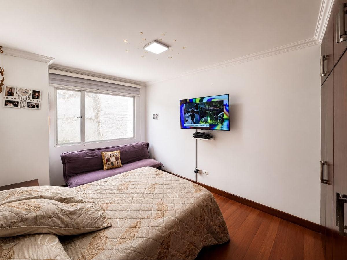 En Venta Departamento Dos Dorm. Mas Estudio 108 m² - Quito Tenis — imagen 3