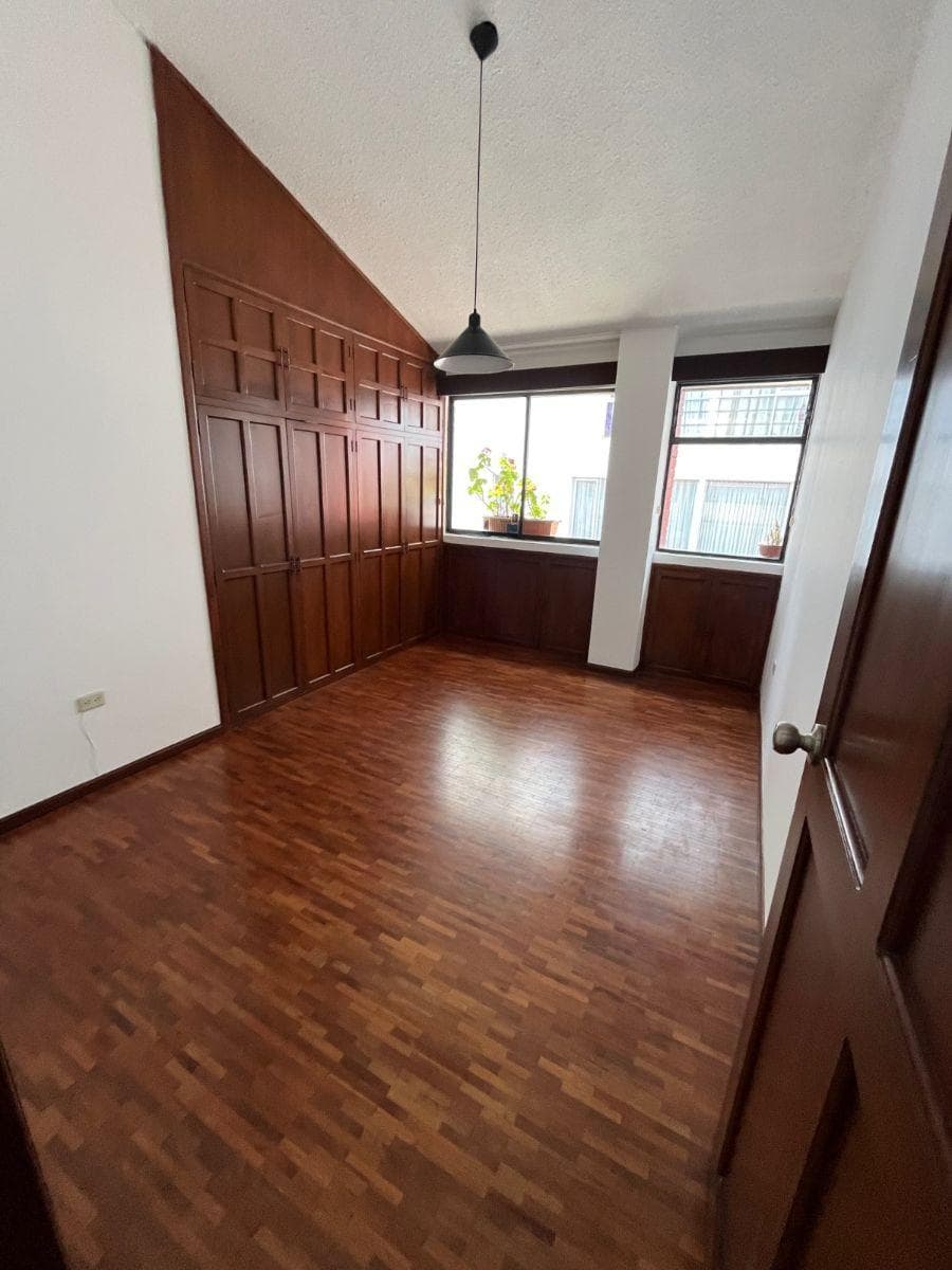 En Venta Departamento Duplex - Sector La Carolina — imagen 2