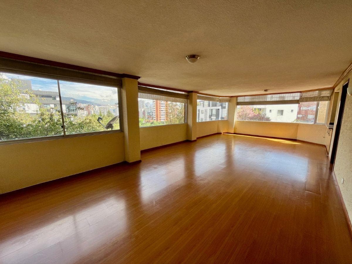 En Venta Departamento - Sector Gonzalez Suarez — imagen 1