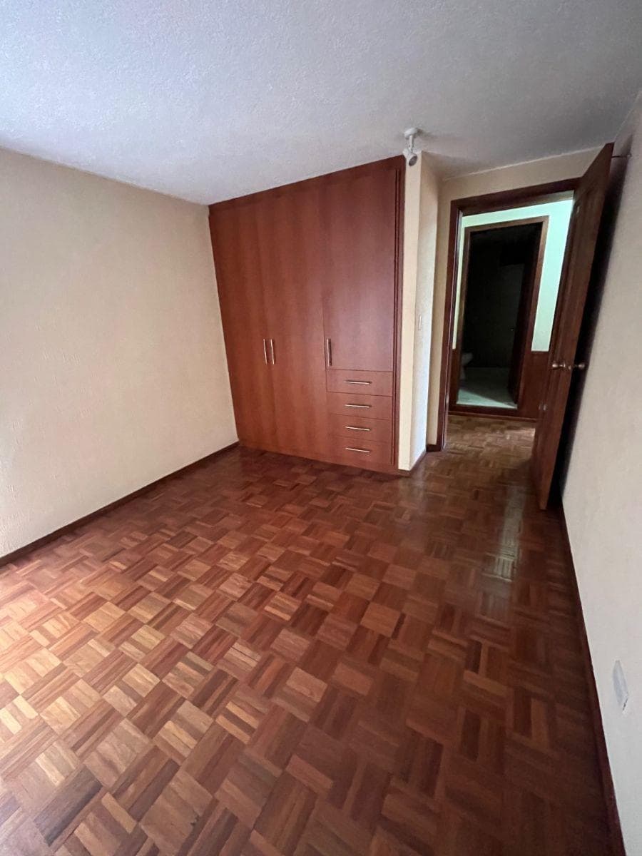 En Venta Departamento - Sector Gonzalez Suarez — imagen 4