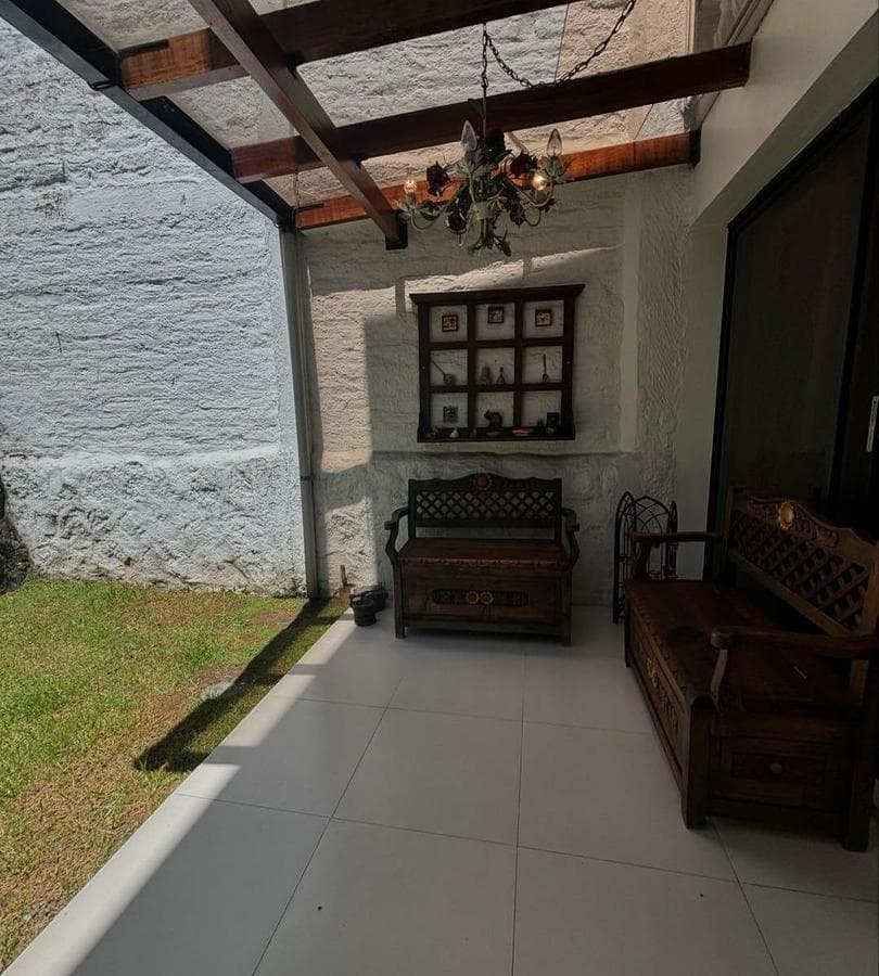 Se Vende Casa en El Sector de Itchimbia. Espectacular Vista. Calle Valparaiso — imagen 5