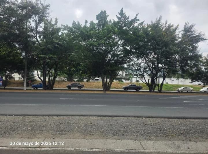 Vía a La Costa, Terreno Comercial en Venta/alquiler Al Filo de La Av Cerca de La Urb Puerto Azul, Guayas — imagen 1