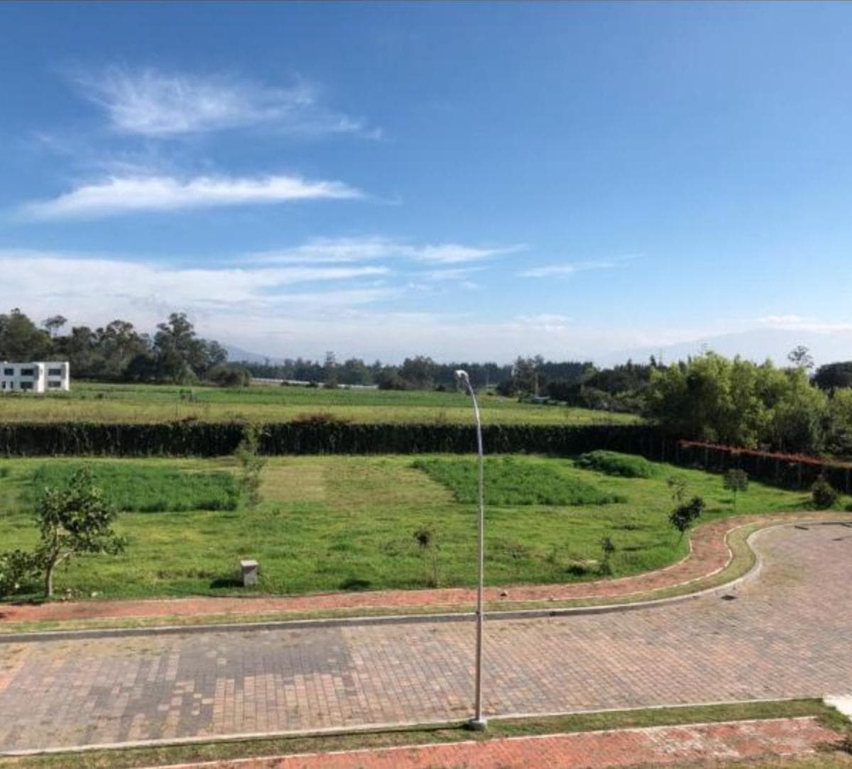 Terreno de Venta Ubicado Dentro de Una de Las Mejores Urbanizaciones en Puembo — imagen 1
