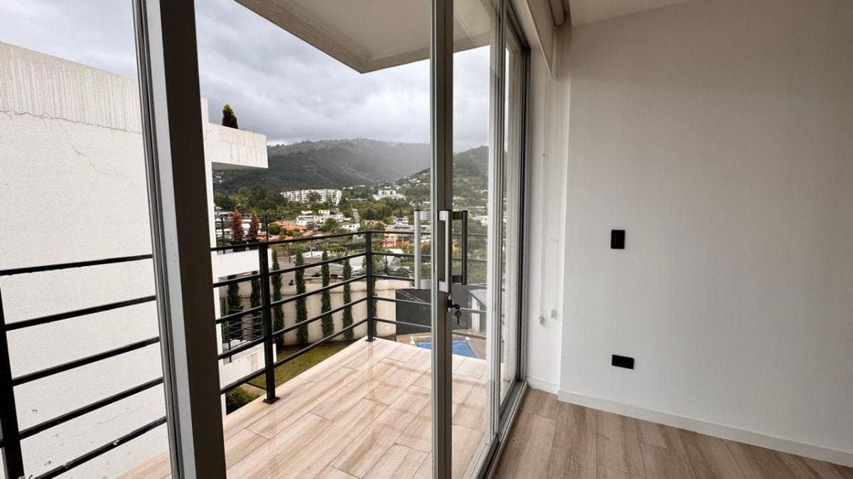 Venta Departamento con Balcon 2 Dorm. en Cumbaya Sector El Nacional — imagen 3