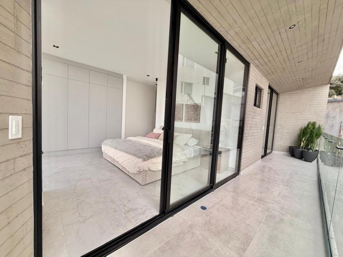 Ira Venta Departamento 113.42 m² con Terraza Sector Santa Lucia de Cumbaya — imagen 8