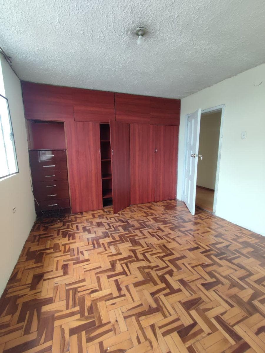 Propiedad en Venta con Dos Casas Renteras, 5 Departamentos y 1 Minidepartamento en Terreno 900 m. Provincia de Pichincha — imagen 7