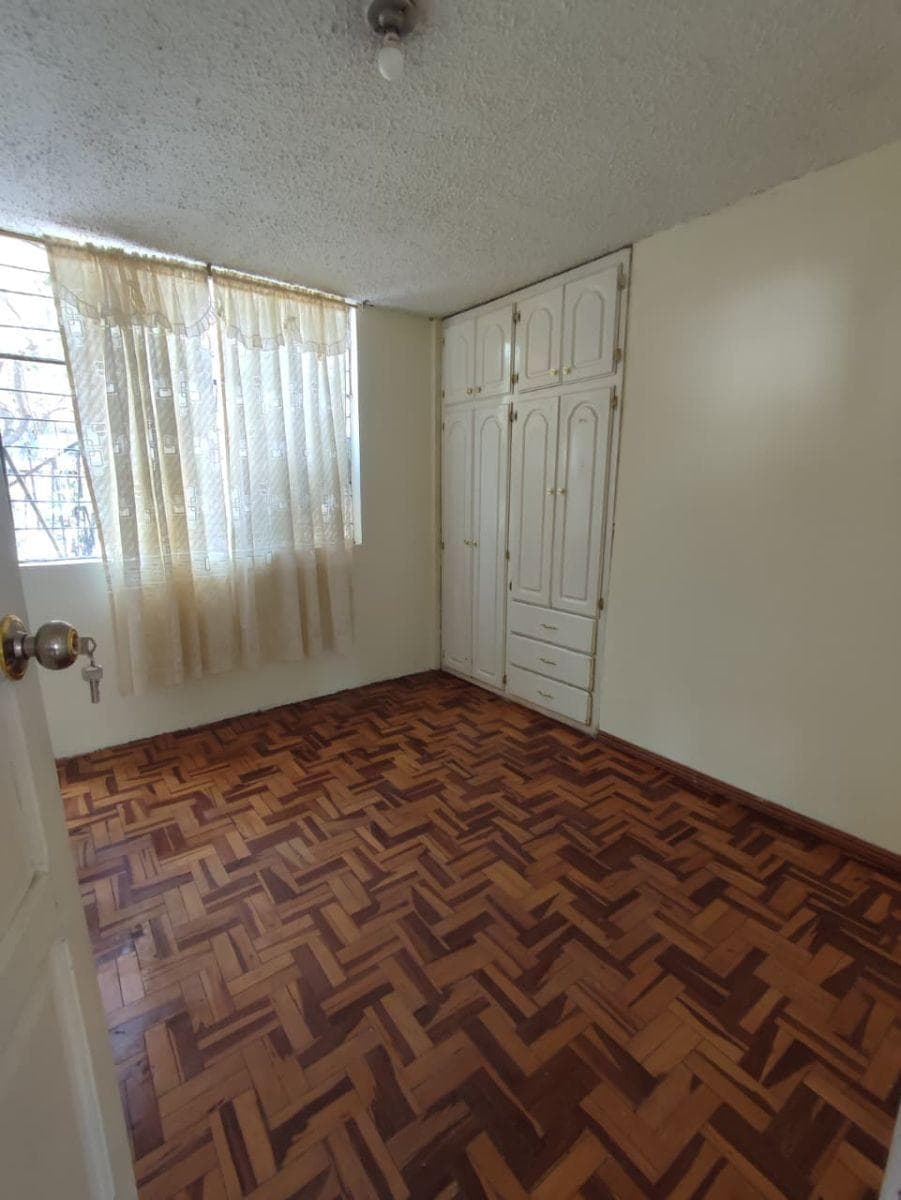 Propiedad en Venta con Dos Casas Renteras, 5 Departamentos y 1 Minidepartamento en Terreno 900 m. Provincia de Pichincha — imagen 6