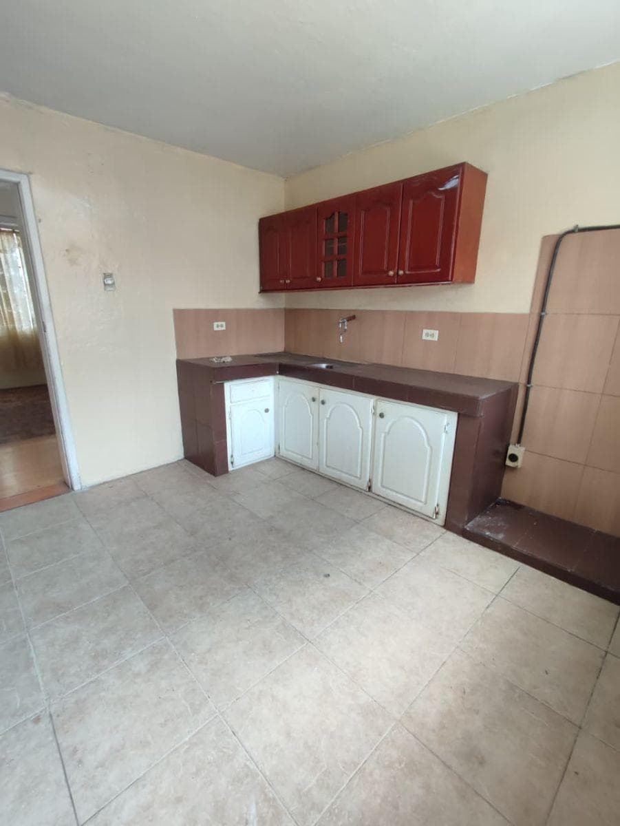 Propiedad en Venta con Dos Casas Renteras, 5 Departamentos y 1 Minidepartamento en Terreno 900 m. Provincia de Pichincha — imagen 5