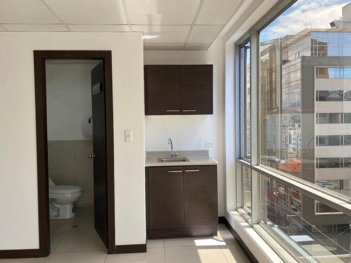 Oficina Espaciosa en Venta - La Y — imagen 4