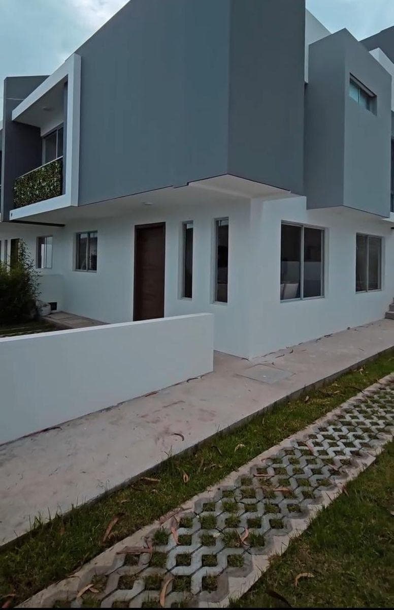 Casa de 265 m² con 3 Dorm. en Venta en Calderón — imagen 2