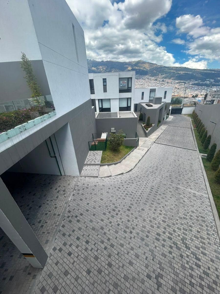 Venta de Casa de Estreno en Conjunto Lucia - Quito Sector Santa Lucía (Ar) — imagen 9