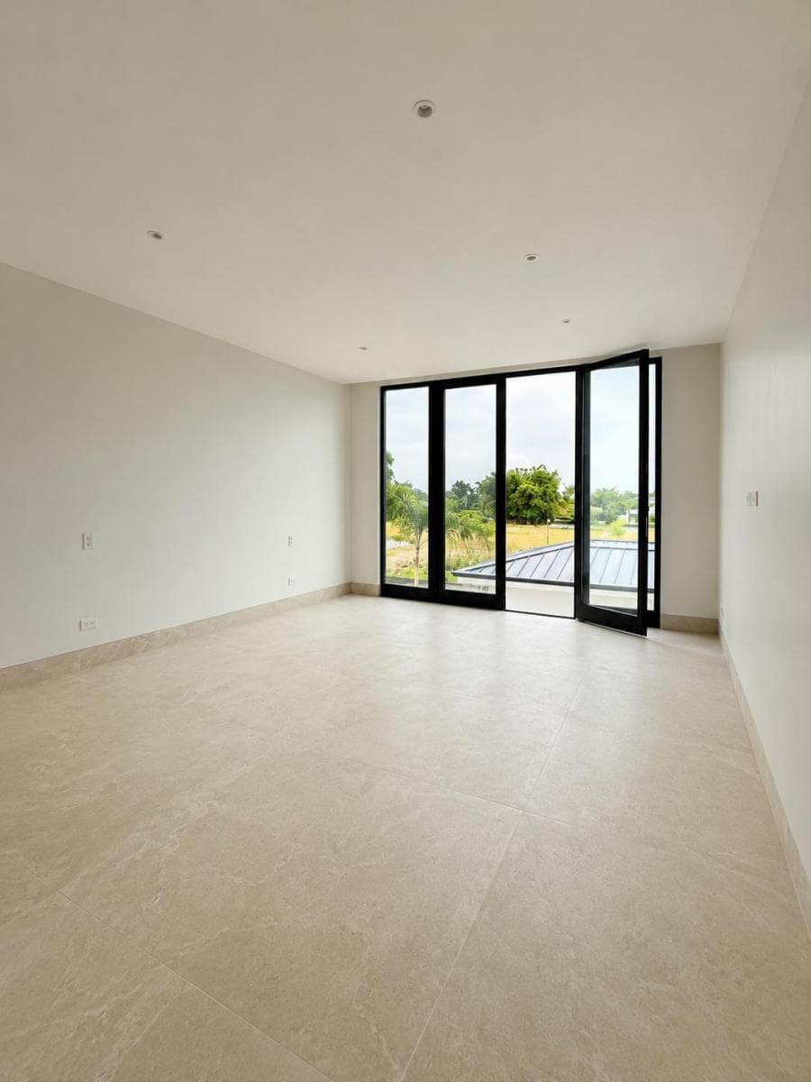 Casa de Estreno en Venta Urb. Parques de Batan, Guayas — imagen 4