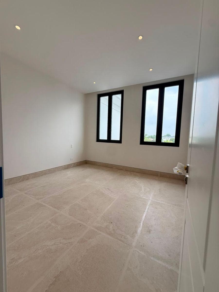 Casa de Estreno en Venta Urb. Parques de Batan, Guayas — imagen 3