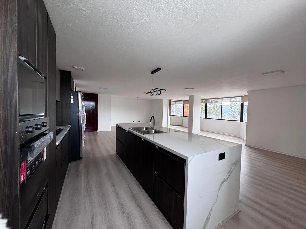 Vendo Departamento Remodelado en La Gonzalez Suarez — imagen 9