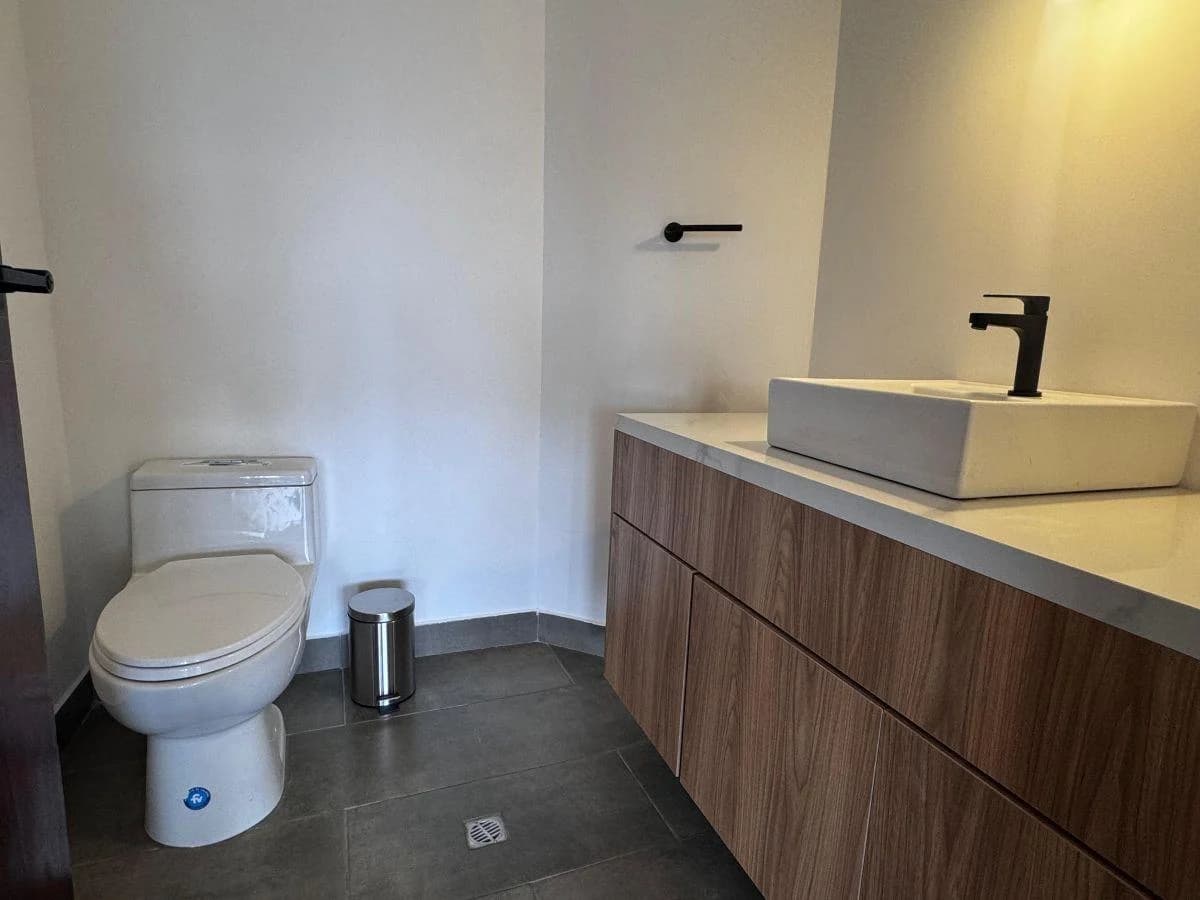 Vendo Departamento Remodelado en La Gonzalez Suarez — imagen 7