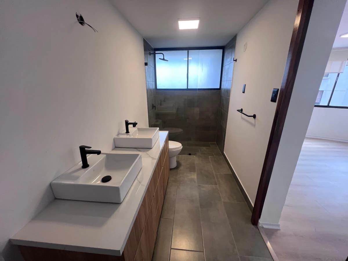 Vendo Departamento Remodelado en La Gonzalez Suarez — imagen 3