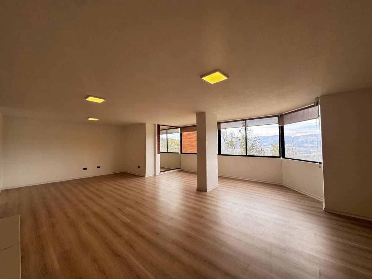 Vendo Departamento Remodelado en La Gonzalez Suarez — imagen 2