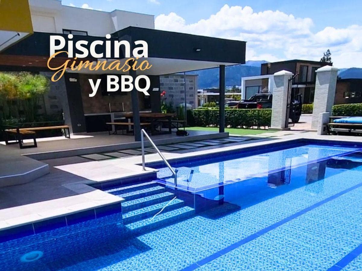 Casa con 4 Habitaciones en Venta en Tumbaco, 300 m² — imagen 2