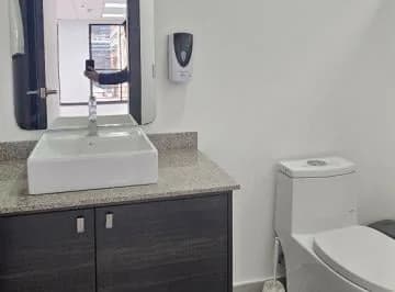 Exclusiva Oficina en 10 Piso. Provincia de Pichincha — imagen 3