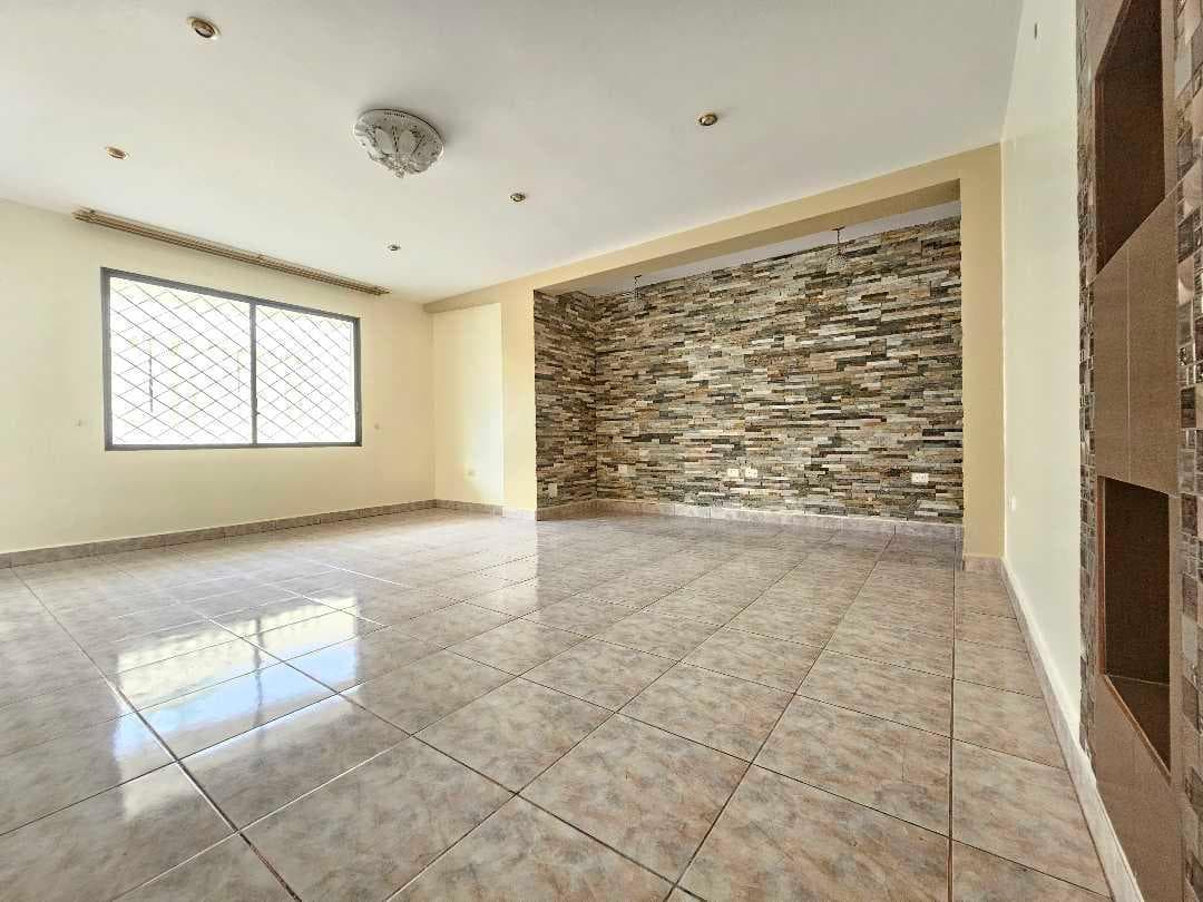 Vendo Casa Urb. La Campiña, Una Panta, con Piscina, Manabí — imagen 5
