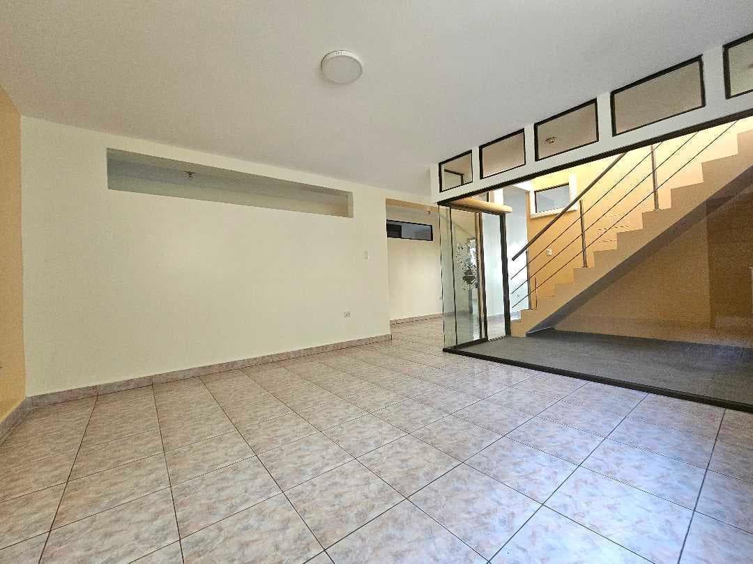Vendo Casa Urb. La Campiña, Una Panta, con Piscina, Manabí — imagen 4