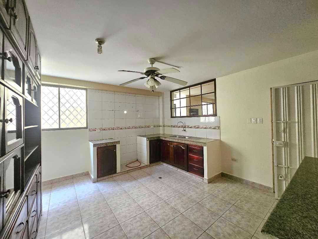 Vendo Casa Urb. La Campiña, Una Panta, con Piscina, Manabí — imagen 2