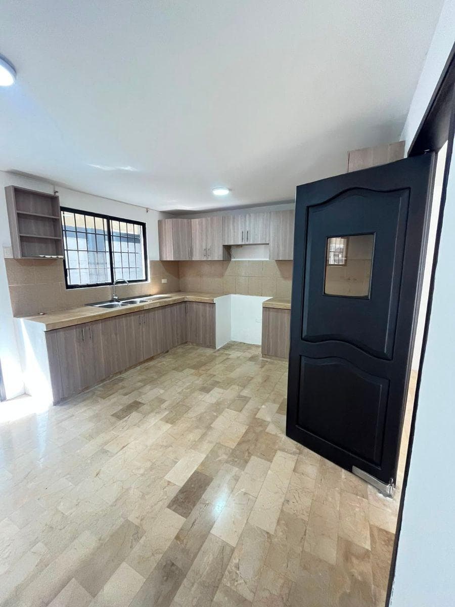 Vendo Linda Casa Remodelada en Ceibos Norte, a Desnivel, 4 Dorm., Terraza, Guayas — imagen 10