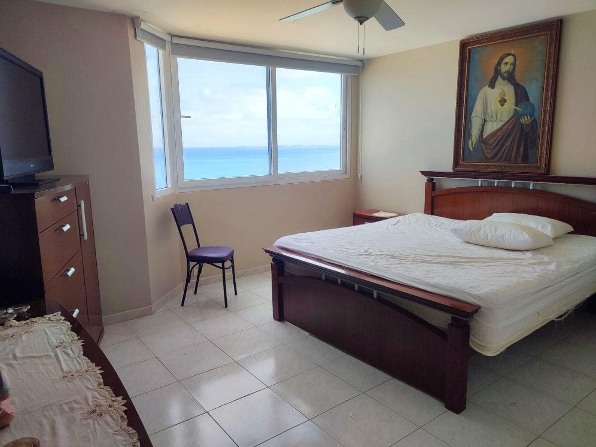 Vendo Amplio Departamento Frente Al Mar en Chipipe, Salinas — imagen 4