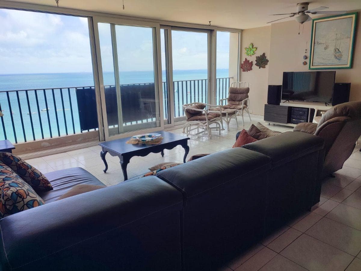 Vendo Amplio Departamento Frente Al Mar en Chipipe, Salinas — imagen 2