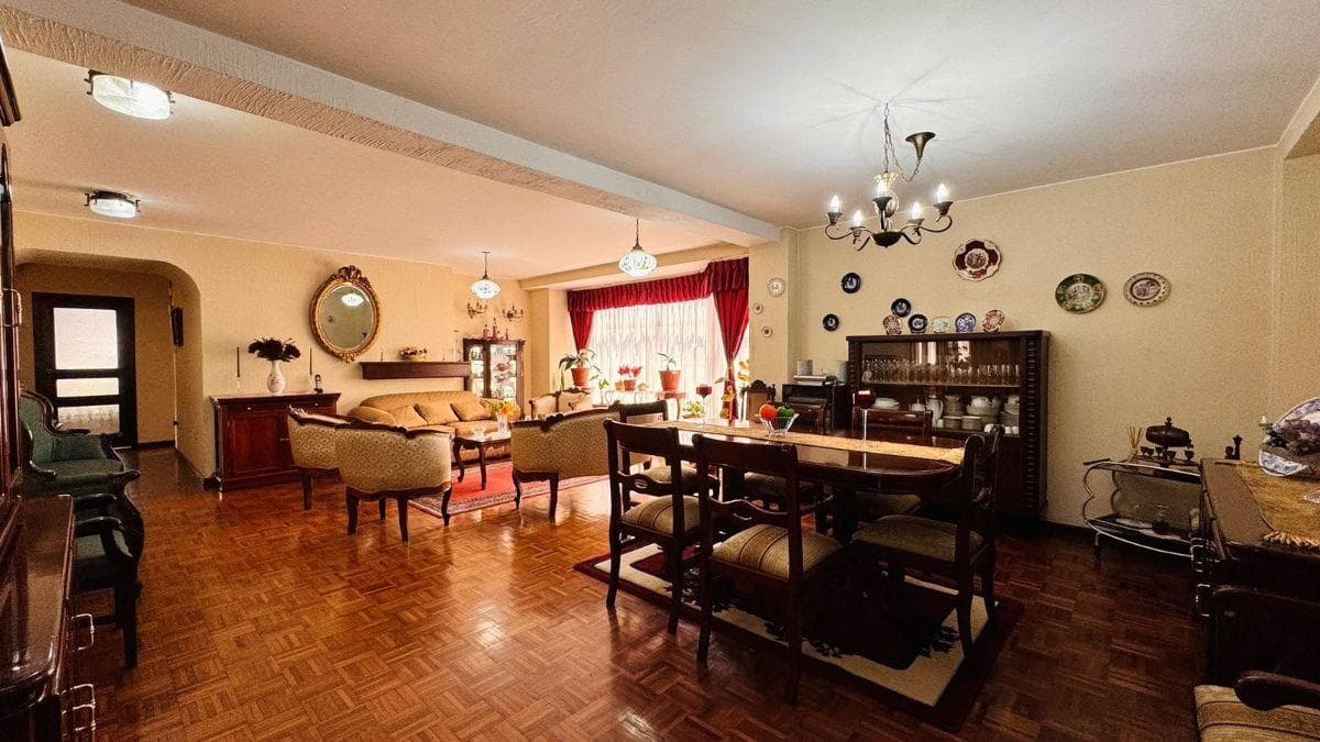 Departamento Venta Av El Inca y 10 de Agosto — imagen 1