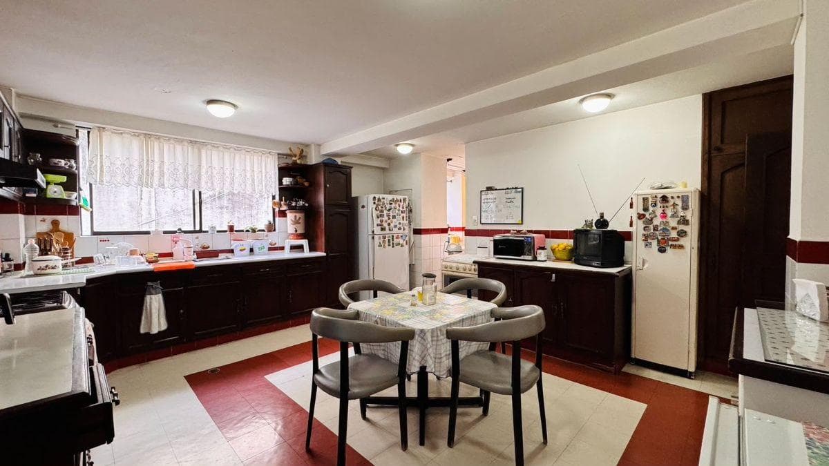 Departamento Venta Av El Inca y 10 de Agosto — imagen 4