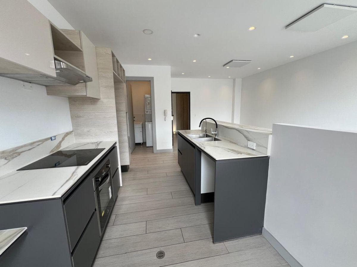 Venta Departamento con Balcon 2 Dorm. Edf Amahru Iñaquito Alto Junto a La Univ Hemisferios — imagen 8