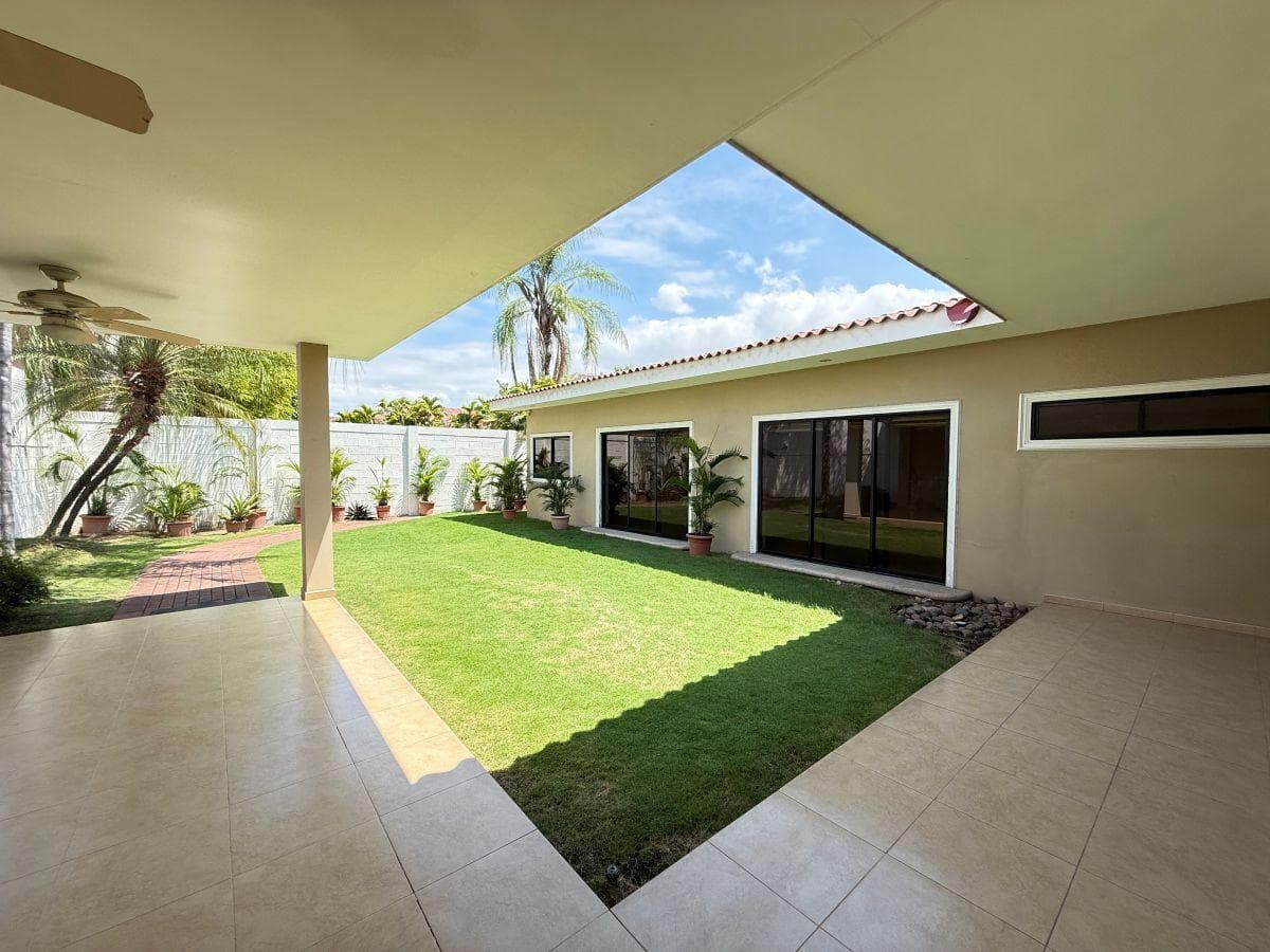 Vendo Casa de Una Planta Puerto Azul, Guayas — imagen 9