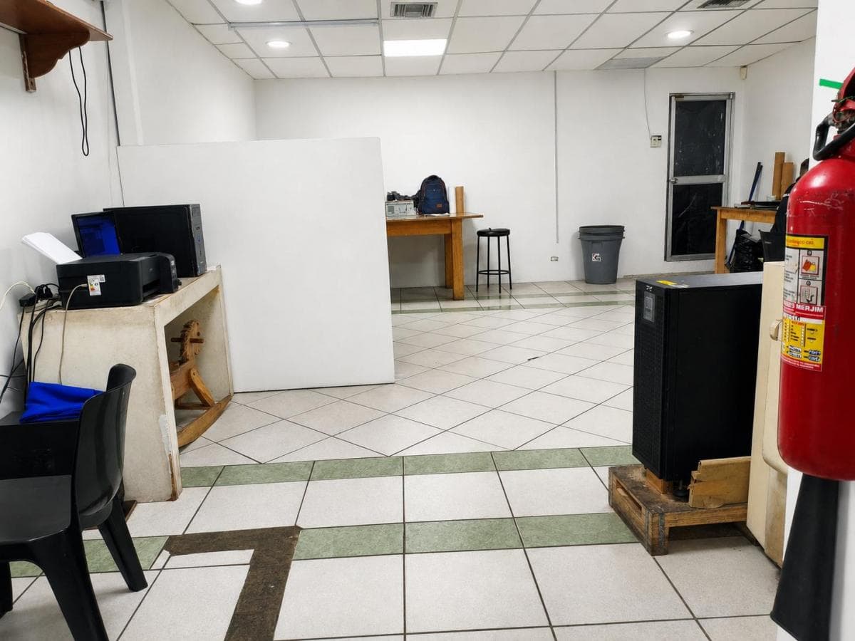 En Venta Terreno con Local Comercial Centro de Guayaquil a - Marín, Guayas — imagen 5