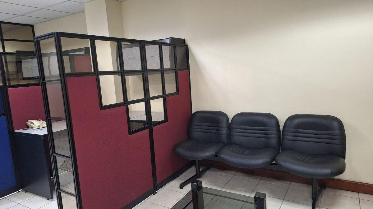 Oportunidad Oficina Amoblada Vendo por Viaje 65 m — imagen 8
