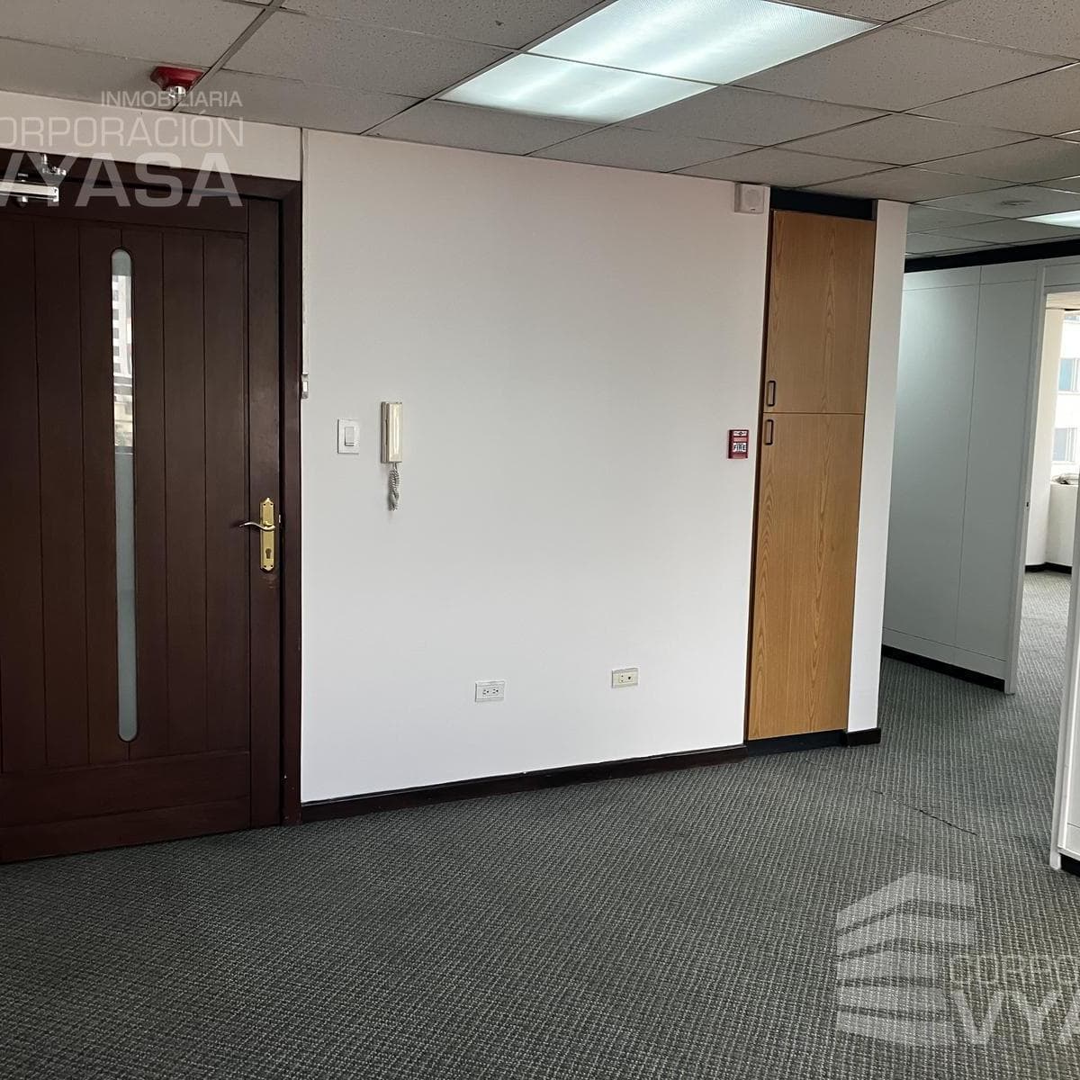 Carolina - Amazonas y Rumipamba, Oficina de Venta 70 m² — imagen 1