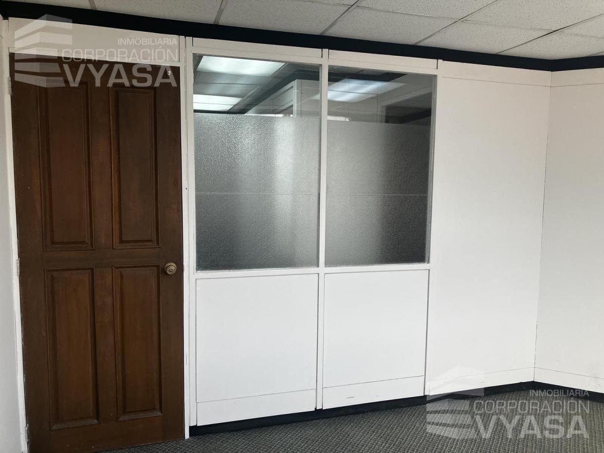 Carolina - Amazonas y Rumipamba, Oficina de Venta 70 m² — imagen 6