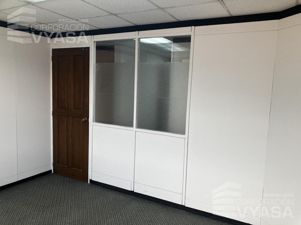 Carolina - Amazonas y Rumipamba, Oficina de Venta 70 m² — imagen 5