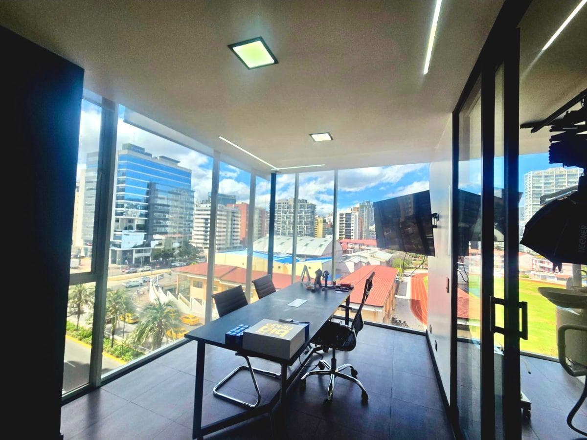 Portugal y República del Salvador / Vendo Oficina de 100 m² con Excelente Vista — imagen 1