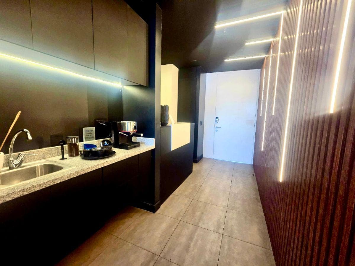 Portugal y República del Salvador / Vendo Oficina de 100 m² con Excelente Vista — imagen 2