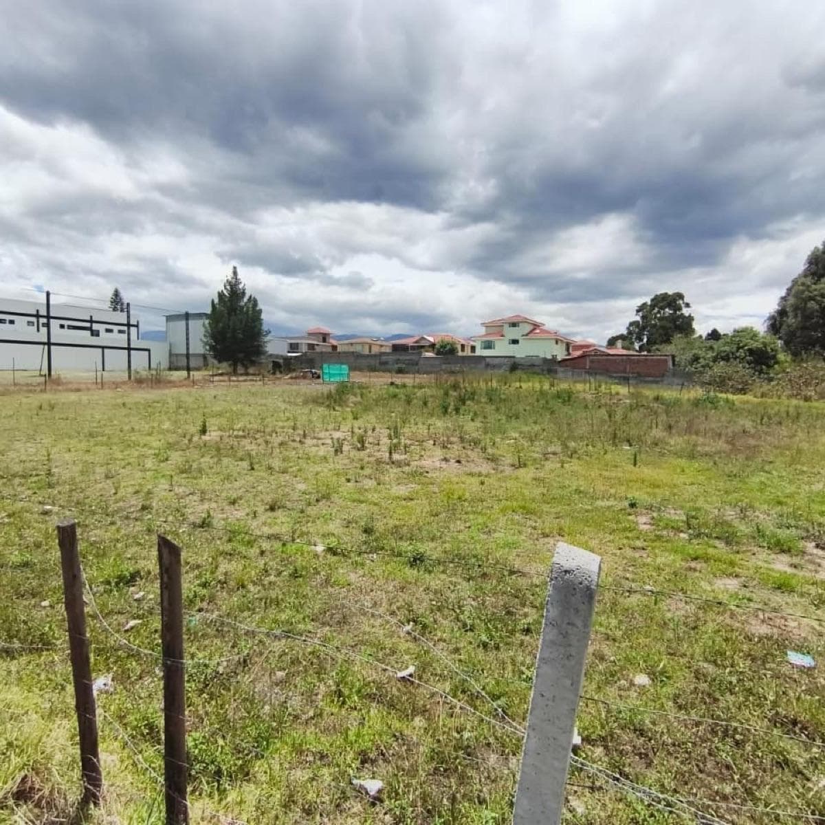 Ira Renta Terreno Comercial 1.400 m² San Rafael Valle de Los Chillos — imagen 1