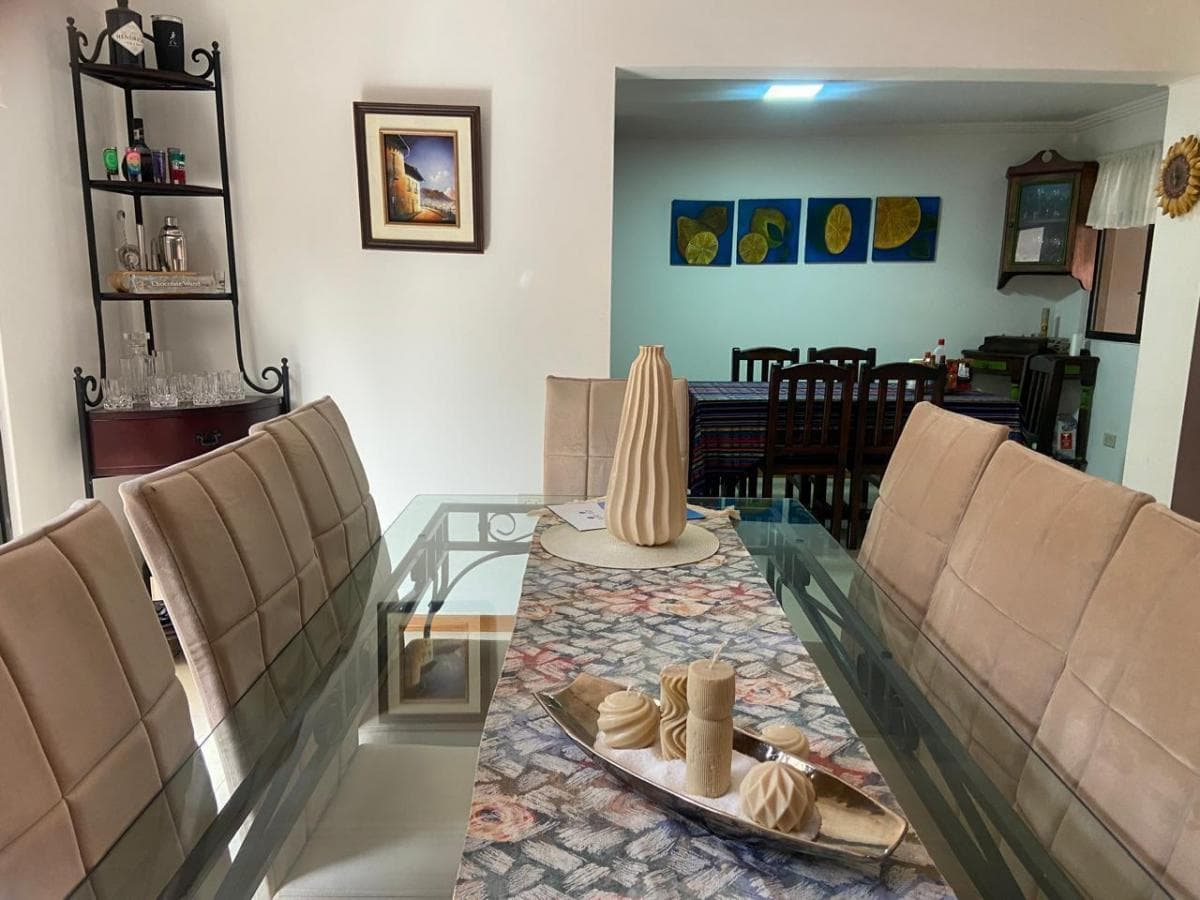Casa en Venta, Las Pencas, Detrás del Supermaxi, Azuay — imagen 2